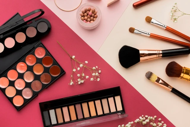 Conseiller la dermocosmétique et le maquillage au comptoir