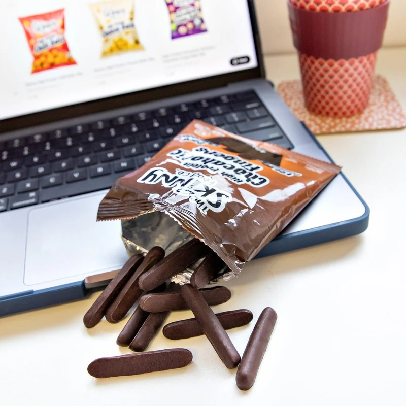 Doigts de chocolat noir aux noisettes et au chocolat noir à haute teneur en protéines Chocaholic 40 g