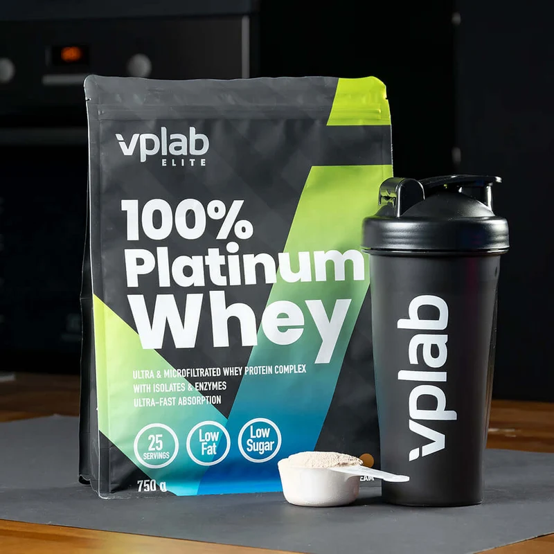 Shaker with blender ball