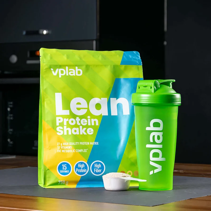 Shaker with blender ball