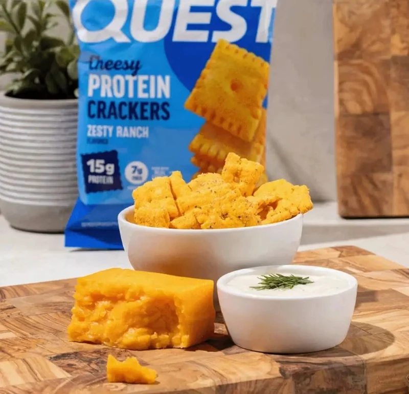 Quest Cheese Crackers Zesty Ranch - serowe keto krakersy 10g białka & 5g węgli