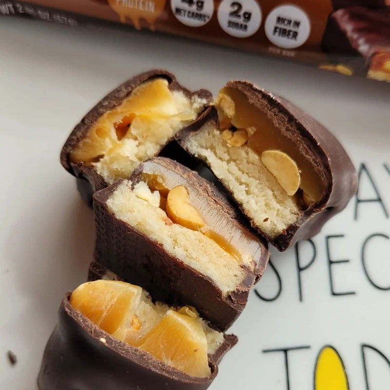 Quest Candy Bar Peanutty Caramel - niesamowicie pyszny baton proteinowy z karmelem, czekoladą i orzeszkami