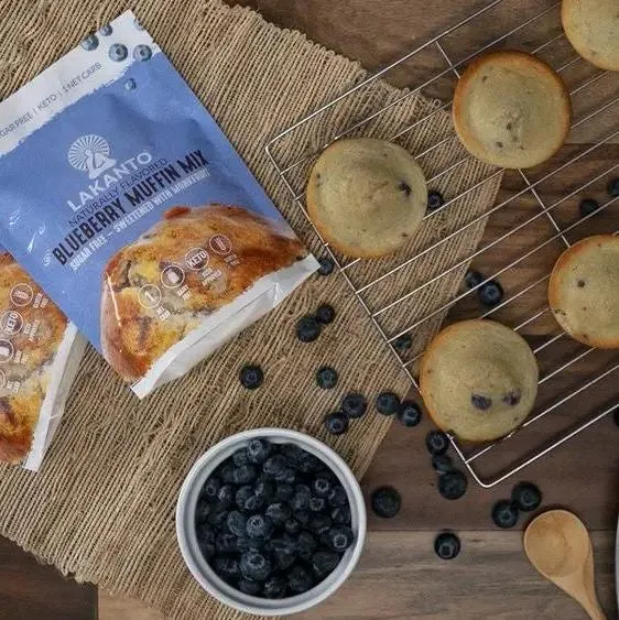 Lakanto Blueberry Muffin Mix - mieszanka do wypieku bezglutenowych babeczek bez cukru