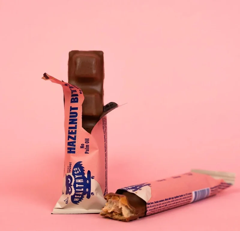 HealthyCo Hazelnut Bites - wafelek w czekoladzie nadziewany kremem nugatowym a la Bueno, bez cukru