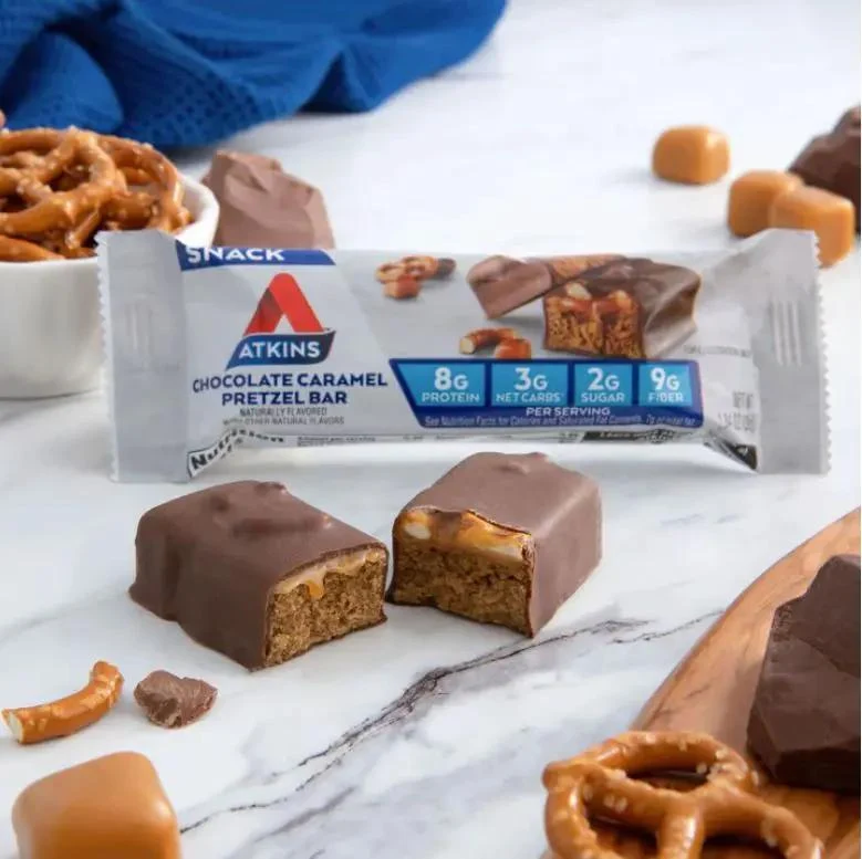 Atkins Snack Chocolate Caramel Pretzel - niskocukrowy baton 150kcal & 8g białka, Karmel, Czekolada & Precelki