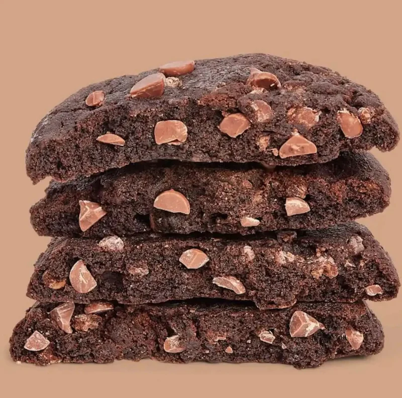Myprotein Baked Cookie Double Chocolate - wegańskie ciastko proteinowe 14g białka z kawałkami czekolady