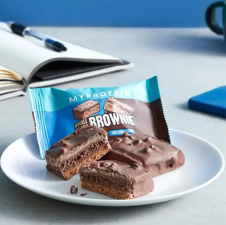 MyProtein Double Dough Brownie Chunky Chocolate - proteinowe ciastko z ciemną i mleczną czekoladą i karmelem