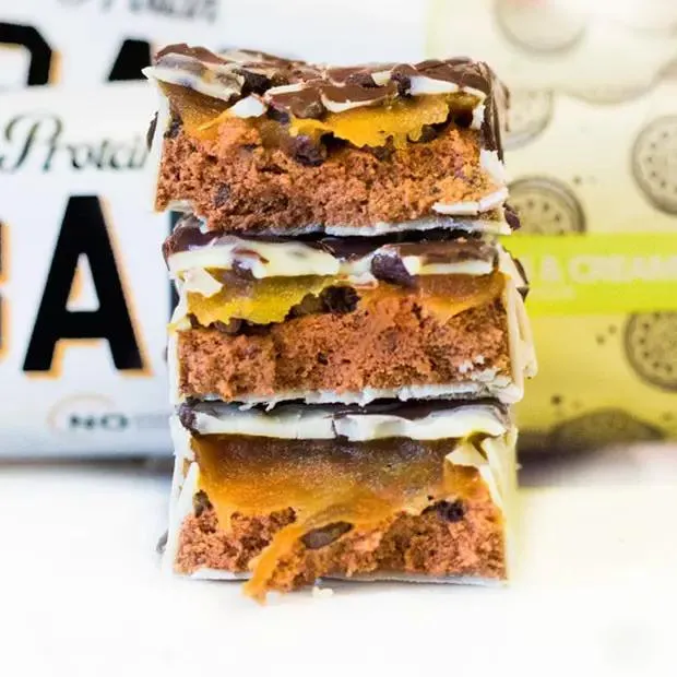 Nano Ä Cookies & Cream - epicko pyszny baton proteinowy 20g białka, 198kcal